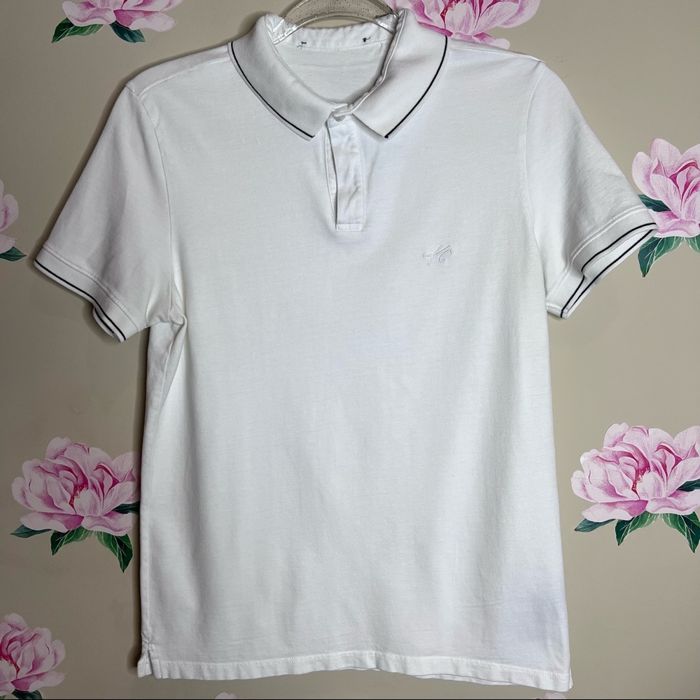 Kenneth Cole Polo Shirt. T-16